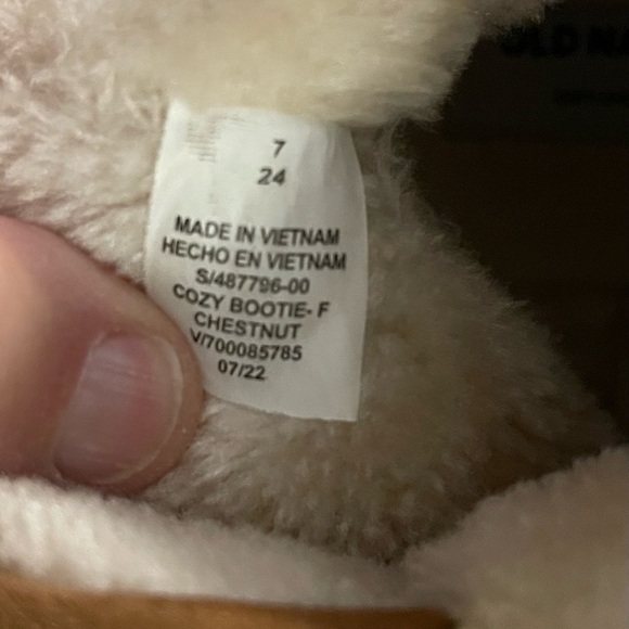 Old Navy Size 7 Chestnut Cozy-Bootie Low Top Faux Suede With‎ Fur Lining . - Picture 10 of 11